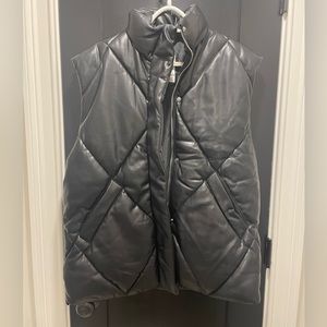 Abercrombie & Fitch Vegan Leather Oversized Puffer Vest